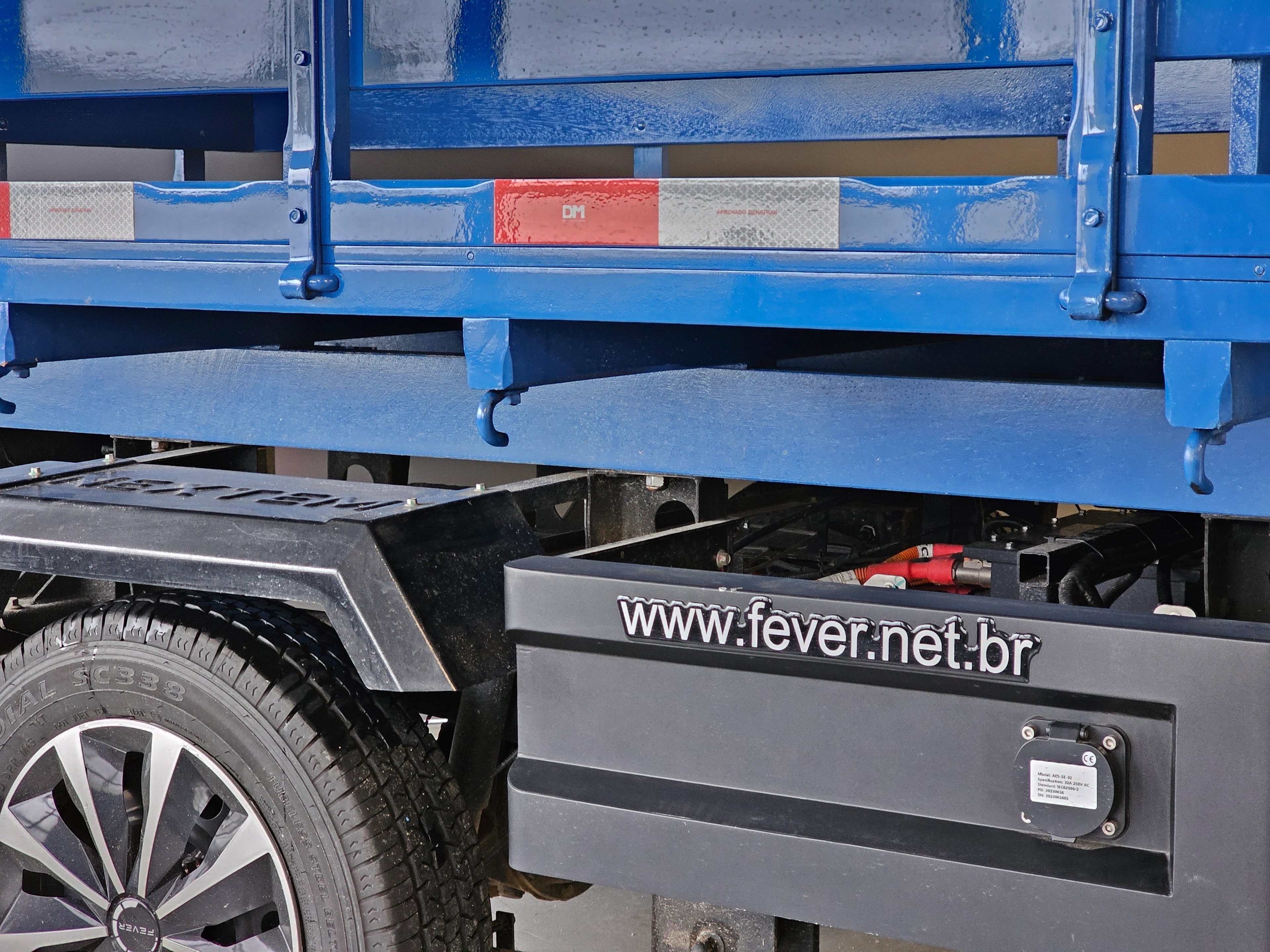 Carroceria em madeira Fever